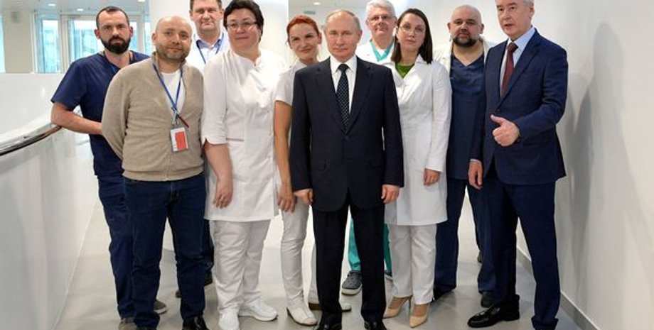 Кремль , вспышка сезонного гриппа