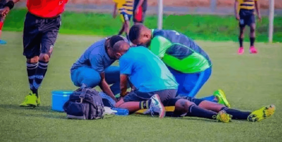 Футболіст помер на полі