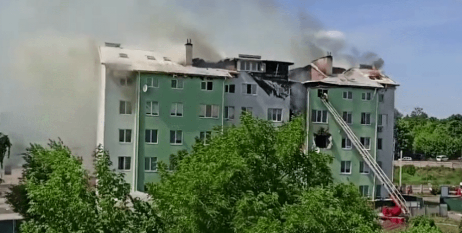 Белгородка, киев, взрыв под киевом, киев, здание, дом под киевом взрыв, киевская область, пожар, ребенок, жилой дом