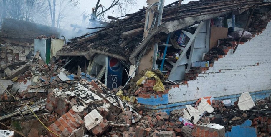 ВС РФ сбросили КАБ на магазин с людьми в Сумской области