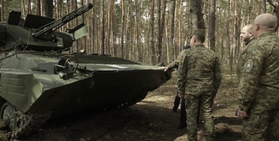 According to experts, the combat module is equipped with an automatic ZTM-1, CBA...