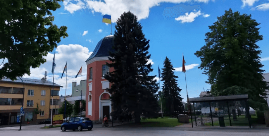 Украинский флаг в Финляндии, поддержка украинцев, гимн Украины в Финляндии,