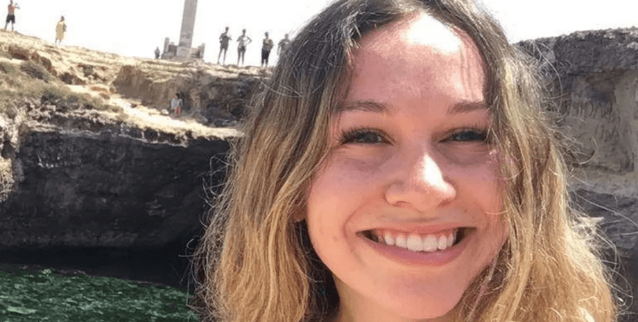 дівчина, море, скелі, люди