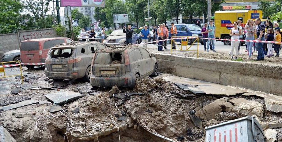 Последствия прорыва трубы / Фото: reviewnews.net