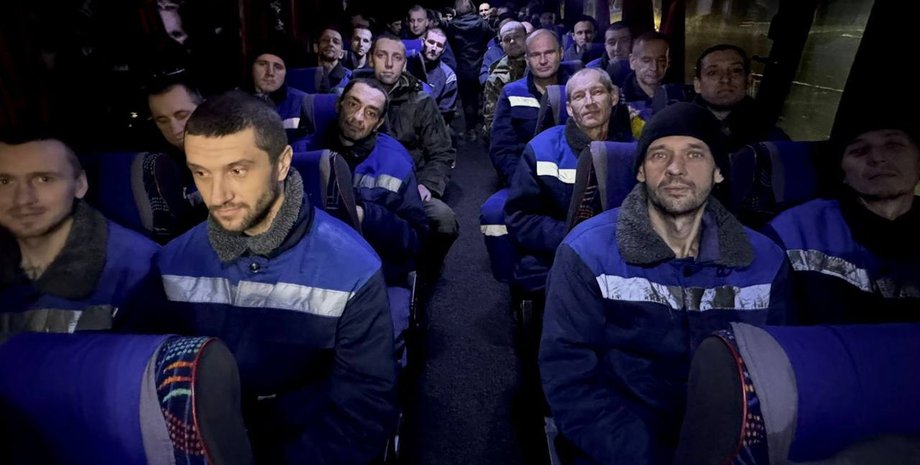 Обмен пленными, пленные, военнопленные, плен, обмен военнопленными, обменный фонд, вернули из плена, вернулись из плена, плен, пленные военные, пленные воины, обмен пленными 30 декабря, обмен 30 декабря