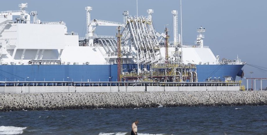 Зріджений природний газ, термінал