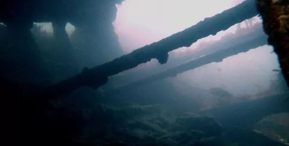 Жінка випадково знайшла на дні моря корабель, який затонув 129 років тому, що там зберігалось