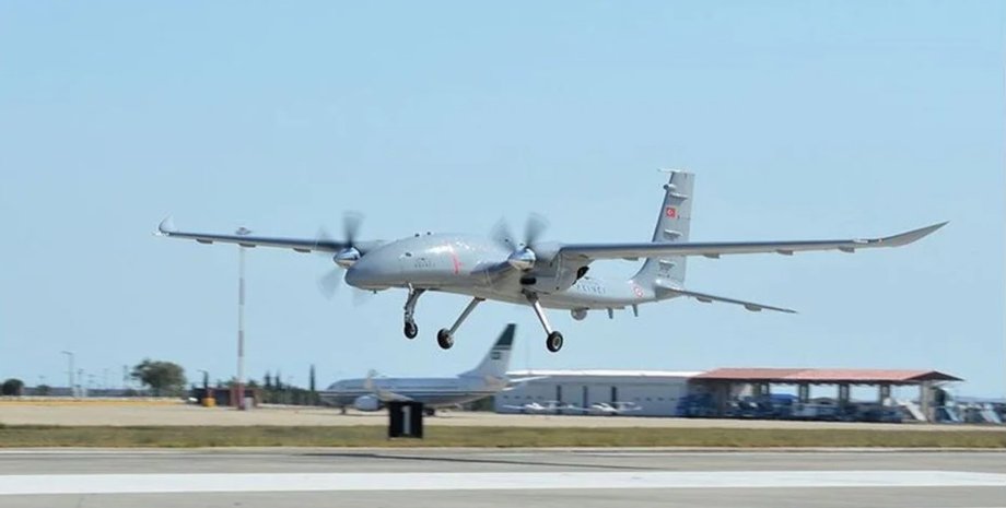 безпілотник Bayraktar Akinci