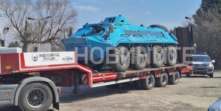 Болгарія почала відправлення обіцяних БТРів в Україну