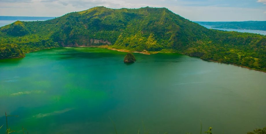 Вулкан Пойнт