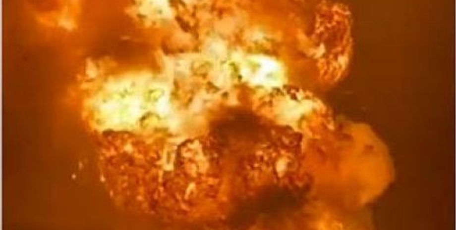 Пожежа, газосховище, газова станція, Марокко, Мохаммедія, відео