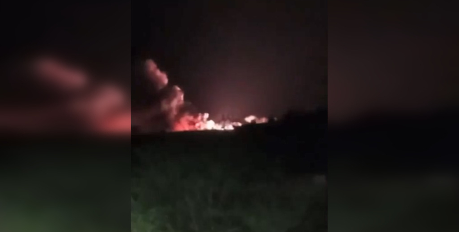 Пожежа на аеродромі в Джанкої аеродром Джанкой пожежа, Джанкой вибух, Крим вибух, Крим приліт, Джанкой аеродром приліт, влучання Джанкой