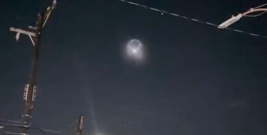 Люди заметили НЛО, НЛО, космический корабль, увидели НЛО, вторжение инопланетян, пришельцы, соцсети, TikTok