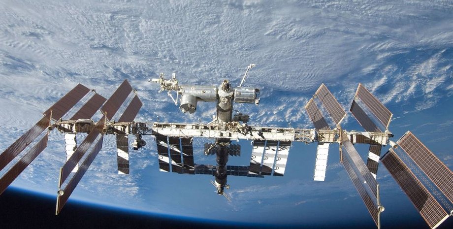 МКС, трещина на МКС, утечка воздуха
