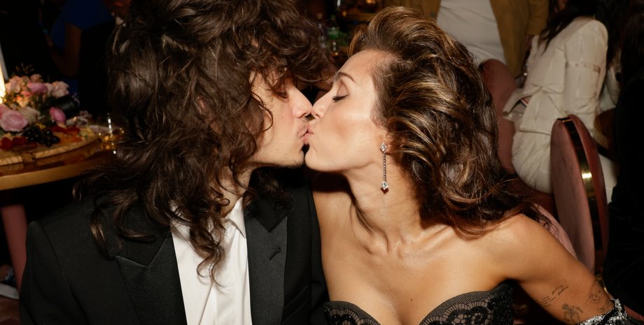 Майлі Сайрус та Макс Морандо, новий бойфренд майлі сайрус, майлі сайрус та ліам гемсворт, греммі 2024, майлі сайрус flowers