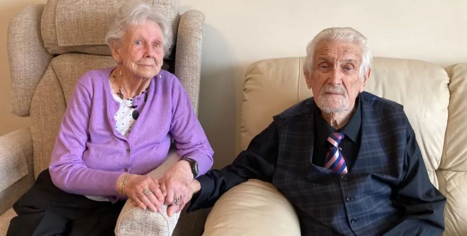 Долгожители из Великобритании, которые прожили вместе 70 лет, раскрыли секрет счастливой жизни, история пары влюбленных