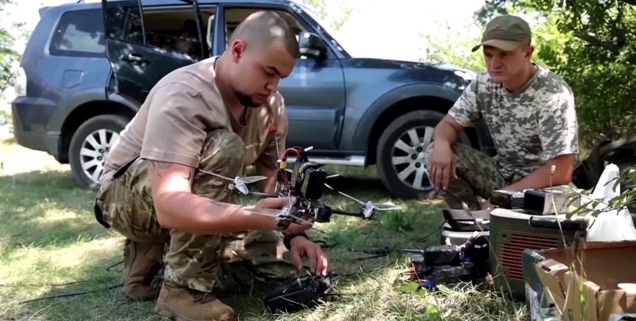 Zničení zpravodajských dronů hodí útočníky zpět. Podle ruských jednotek Ruské fe...