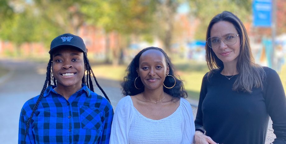 Джолі з дочкою