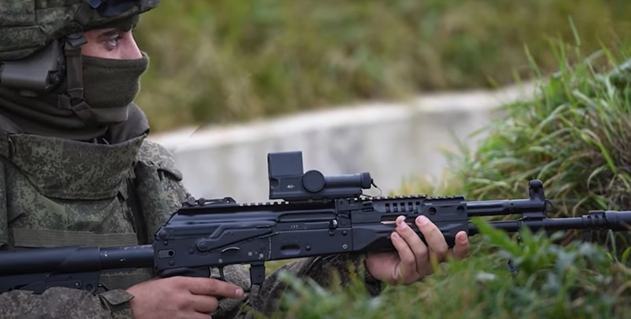 Rozhodnutí modernizovat stroj bylo učiněno na základě přezkumů jeho provozu ve v...