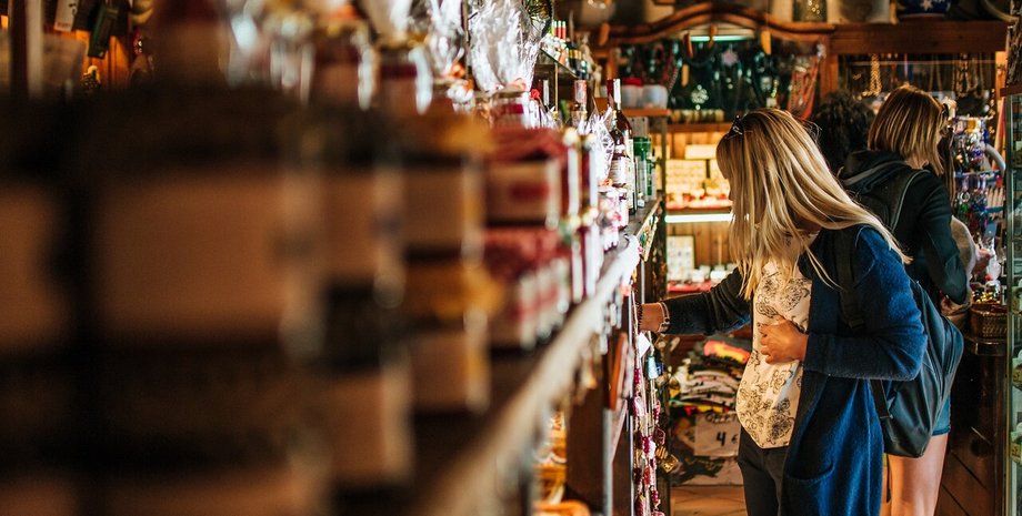 Чорна пʼятниця 2023, акційні товари у супермаркеті, бійка в магазині, знижки до свят, курйоз