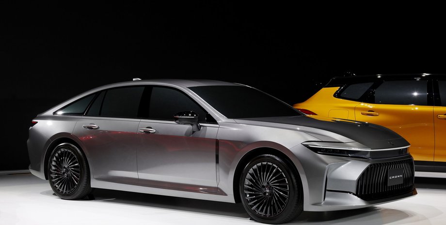 Toyota, Toyota Crown Sedan, Авто, Автомобили, Электромобили, Запас хода, Разработки, Технологии, Аккумуляторы
