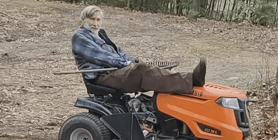 Чоловік залишив місту мільйони доларів, зберігав секрет, жив без меблів, економив гроші, передав гроші місту, приховував мільйони