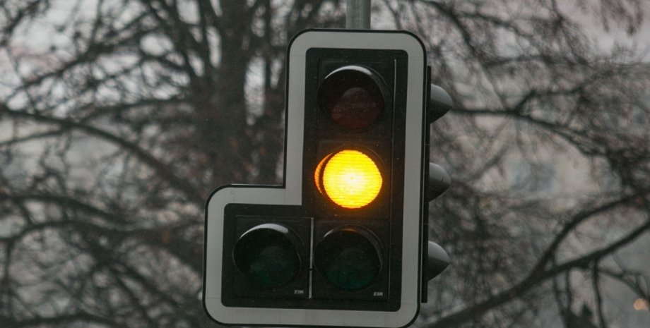 светофоры в Украине, отключение электроэнергии, сигналы регулировщика в Украине, значение сигналов регулировщика