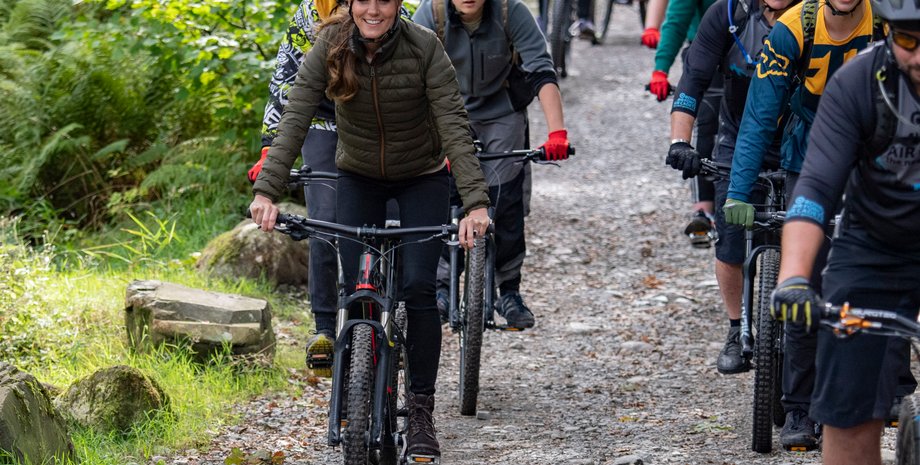 Кейт Міддлтон на гірському велосипеді