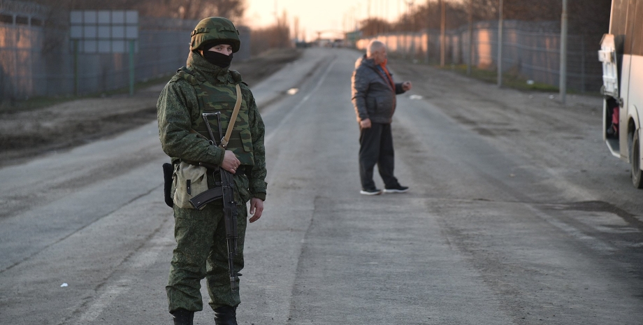 жителя ялти затримали за українські гасла у криму
