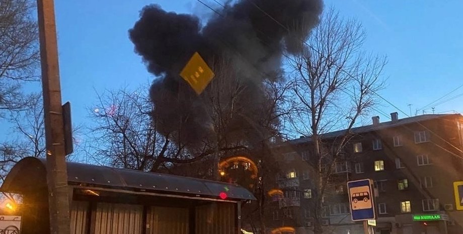 самолет разбился, разбился военный самолет, самолет разбился в Иркутске, авиакатастрофа над Иркутском, истребитель иркутск, самолет упал на жилой дом в Иркутске, истребитель СУ-30 СМ, СУ-30 СМ Иркутск, гибель самолета в Иркутске