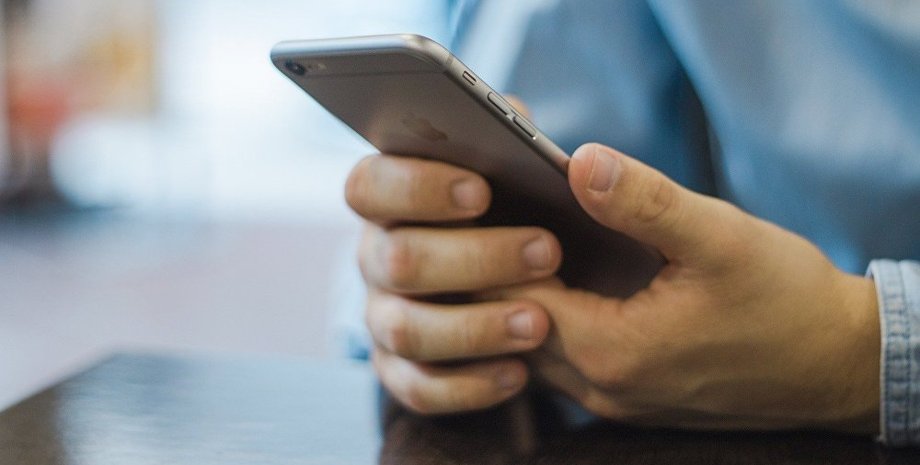 смартфон, рация, телефон