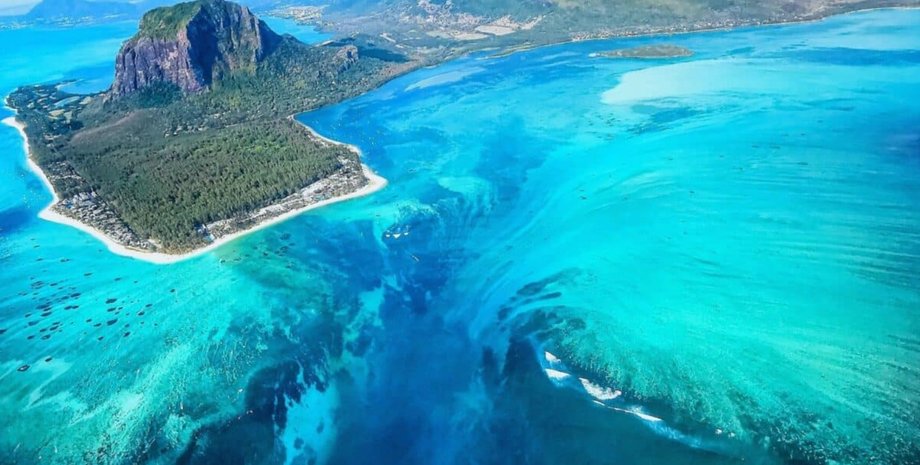 Водопад Датского пролива