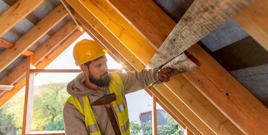 Пара під час ремонту знайшла дивну картину: у мережі кажуть про рідкісний портрет