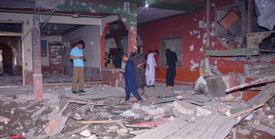 Руйнування внаслідок ескалації конфлікту між Індією та Пакистаном Руйнування внаслідок ескалації конфлікту між Індією та Пакистаном