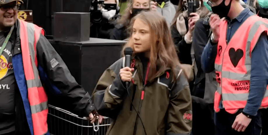 Грета Тунберг, Каховская ГЭС, война в Украине