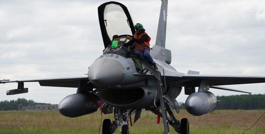 F-16 Fighting Falcon