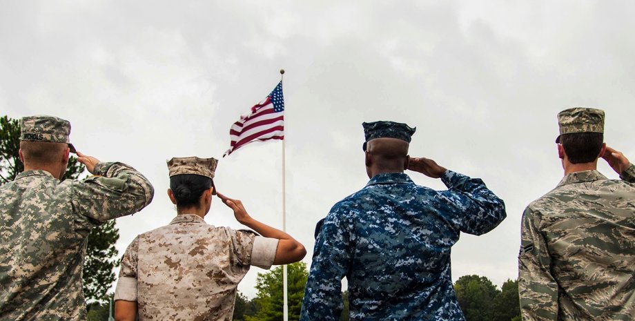 военное привествие, честь имею, почему военные отдают честь, флаг сша, американские военные