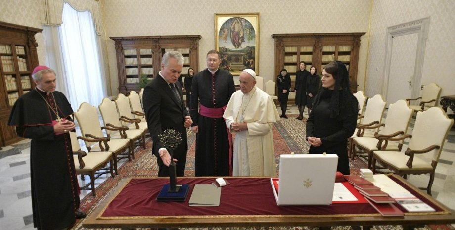 представництво Папи Римського в Україну