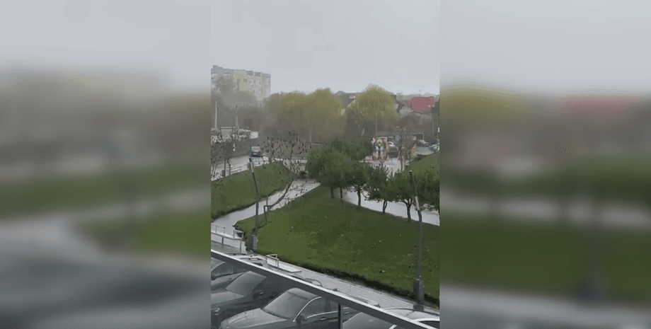 Потужна негода вдарила по Заходу