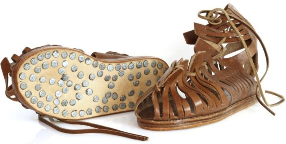 археологи, археология, римляне, сандалии, раскопки, гвозди, кожа, солдаты, обувь, металл, открытие, калиги, находка