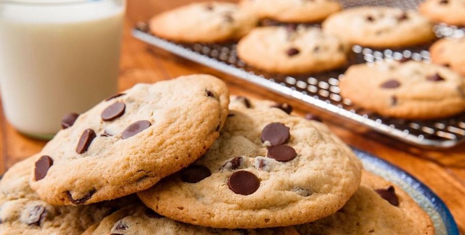 Знищать високоенергетичне печиво, яке могло б нагодувати мільйони дітей