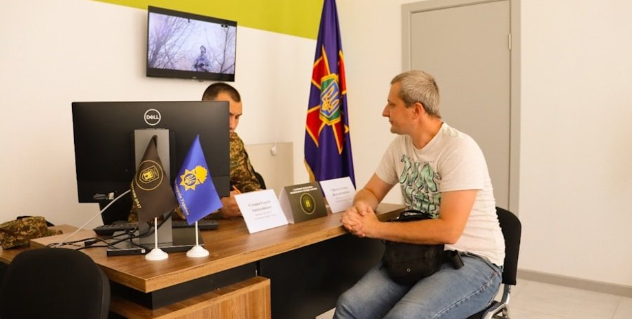 В рекрутинговом центре