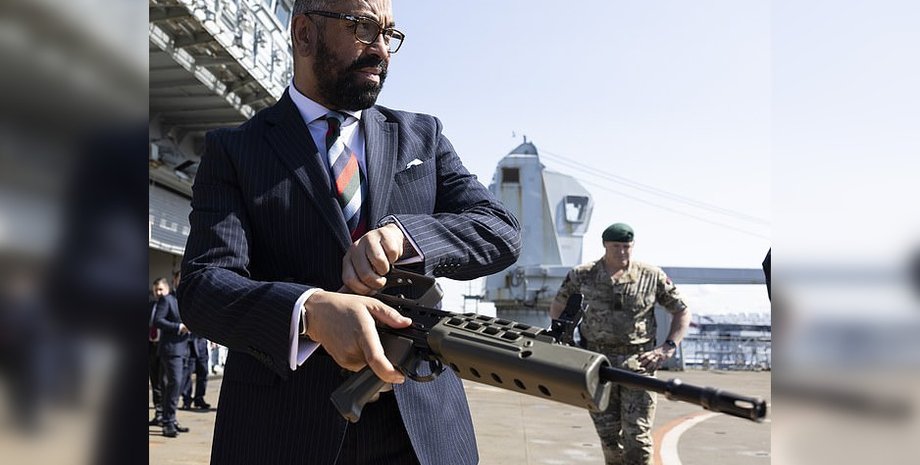 Джеймс Клеверли