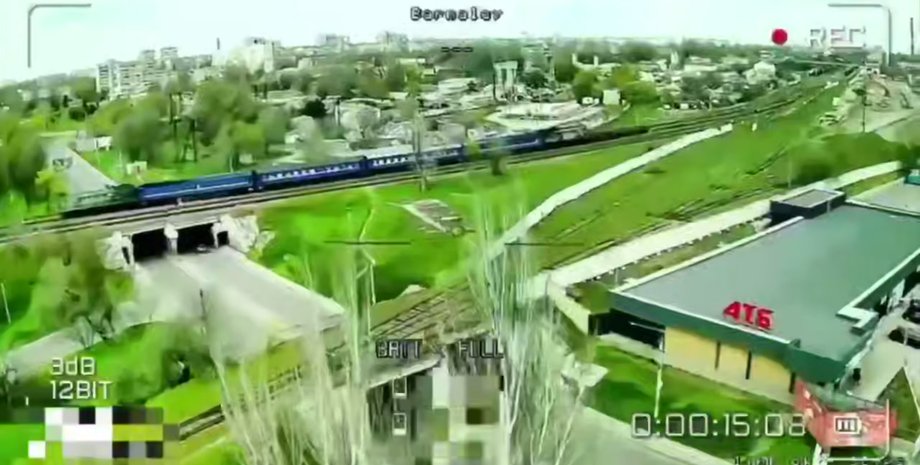 Російські війська атакували локомотив у Херсоні за допомогою дрона
