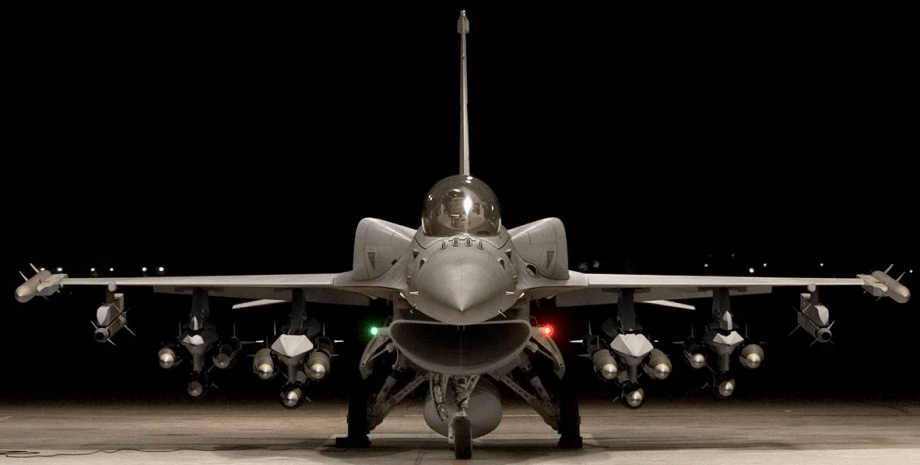 истребитель F-16, военный самолет