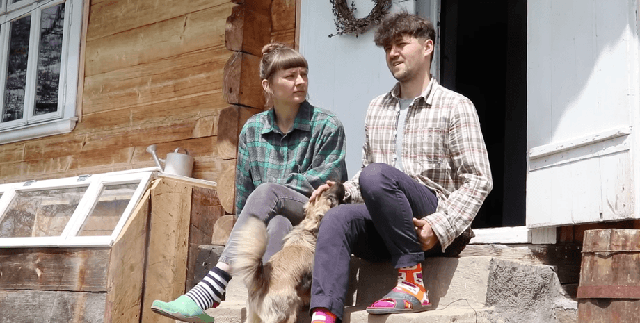 пара переехала из Киева в село в Карпатах