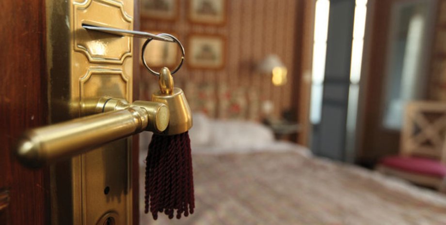 Призрак в отеле в Великобритании, паранормальное явление, дух, курьезы, мистические истории, странный случай в отеле