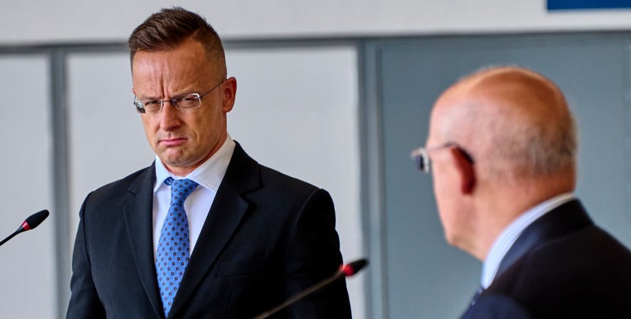 Голова МЗС Угорщини, Петер Сіярто, Сіярто про Байдена, Сіярто про посла США, Сіярто про заяви про Угорщину