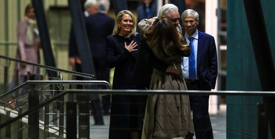 джулиан ассанж, жена, стелла ассанж