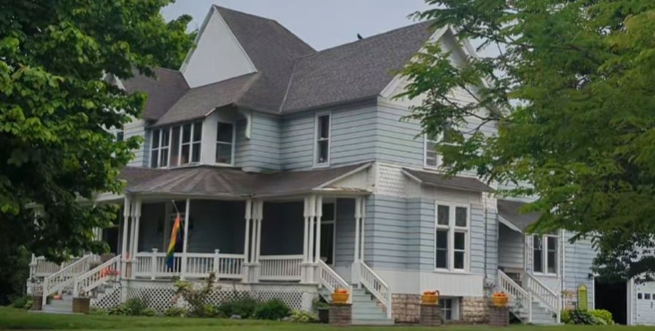 В США семья купила старинный особняк, который использовали как похоронное бюро